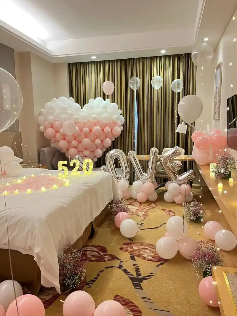 济南酒店房间浪漫布置.