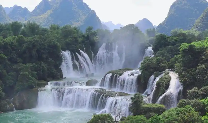 中国十大风景名胜(国内十大美丽壮观的瀑布)