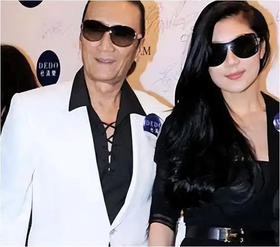 coco与大49岁谢贤恋爱12年相守却未能结婚以遗憾告终