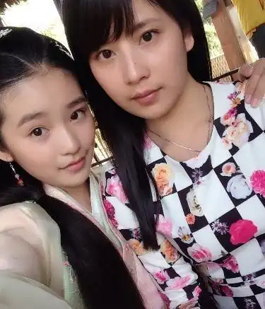 演员柴蔚和她妈妈大家看看谁漂亮