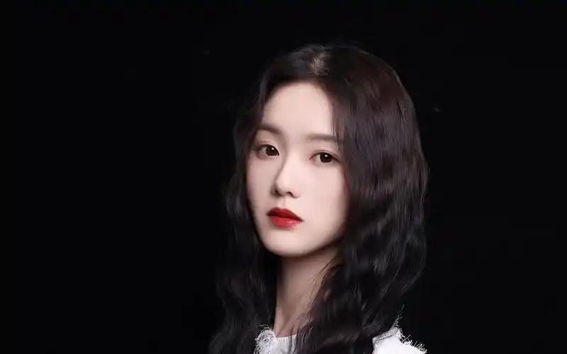 清纯小仙女张馨月甜美白嫩诱人写真