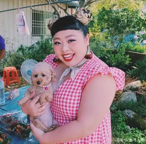 体重超过200斤,被称为"日本碧昂丝",她是所有胖女孩的榜样