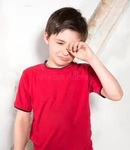 小男孩哭小男孩哭了照片