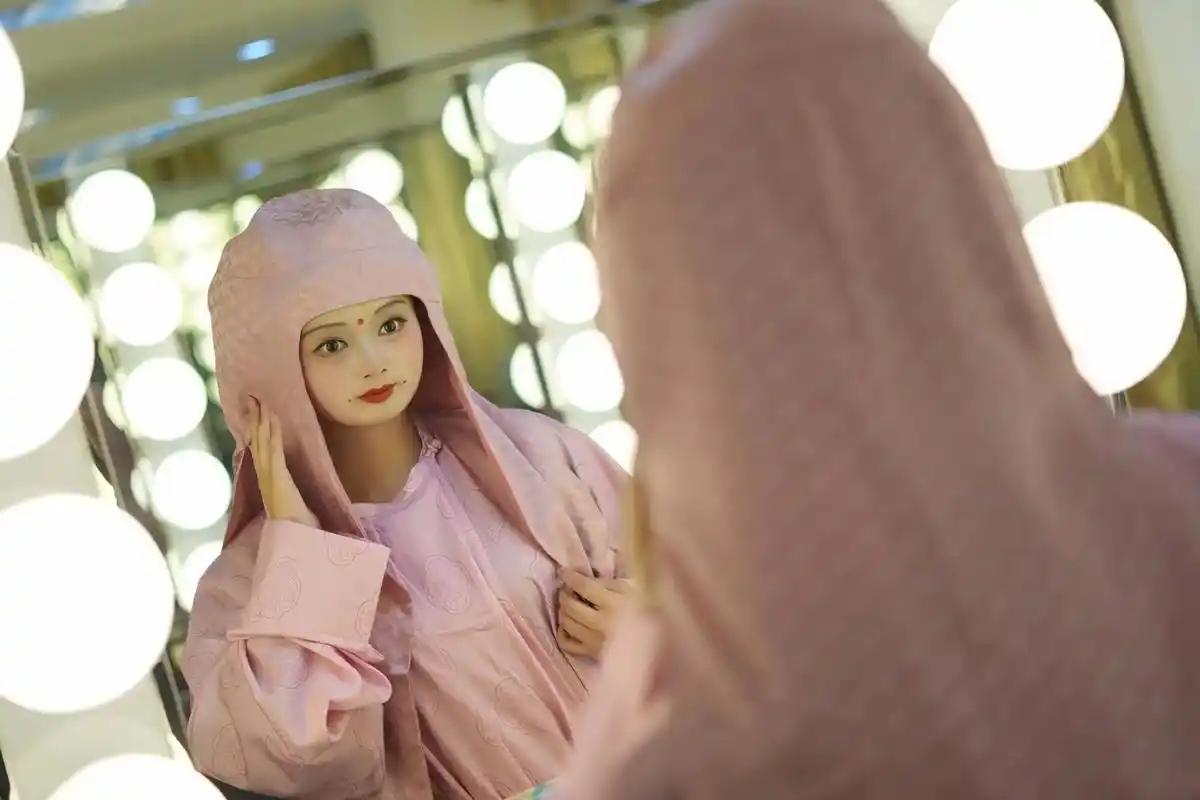 女明星在化妆间被偷拍!哈哈哈哈哈.#粉色系 #东方美学 - 抖音