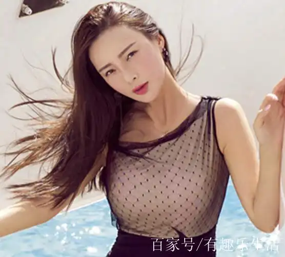 王李丹妮清新组图 撩人黑裙秀性感身材