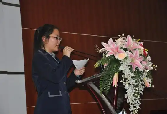 昆明高新区亨德森高新一中欢迎您!