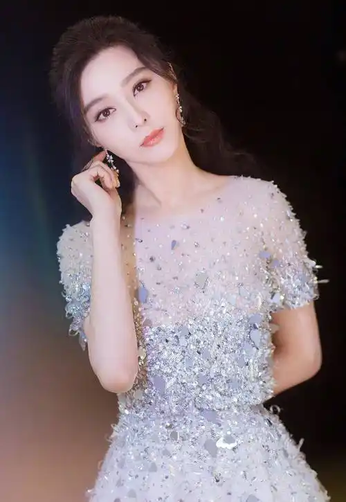 最标致的美人脸女明星里都有谁她们俩你认可吗