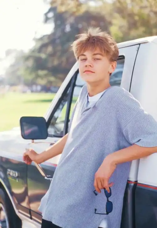 小李子旧照曝光满满少年感