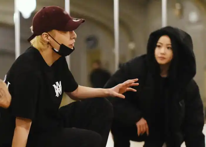 31岁张艺兴被曝遭亲妈控制事业,自作歌词道尽心酸:给我自由_腾讯新闻