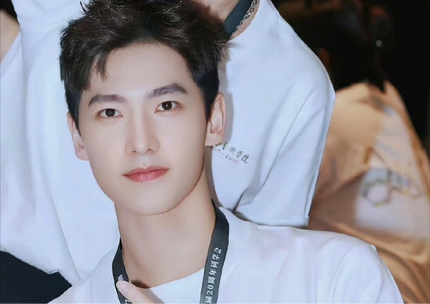 邋里邋遢别硬演初恋角色,这10位演员,站在那就是"人间白月光"