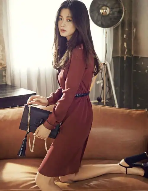 p>全智贤 i>(         ,gianna jun) /i>,本名王智贤,1981年10月30日