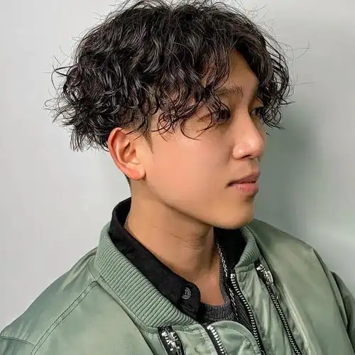 帅气潮男烫发发型