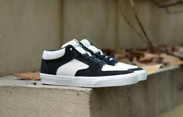 极客路滑板鞋 极路客滑板鞋国产男女学生耐磨减震翻反毛皮中高帮bmx