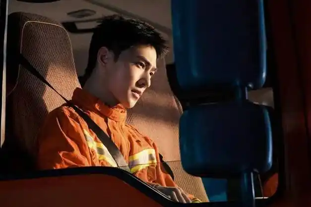 一点一滴地塑造出了那个让无数观众为之魂牵梦萦的特种兵战士