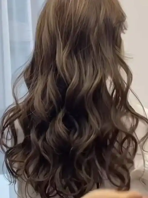 73中长发女生不能错过的温柔法式烫发超适