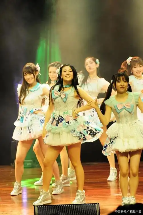 最丑女团成员cindy惊艳逆袭:从丑小鸭到辣妹,八年努力终成回报