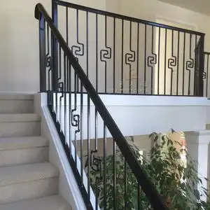 厂家直销黑色新中式风格铁艺楼梯防护栏实心方钢实木楼梯扶手栏杆