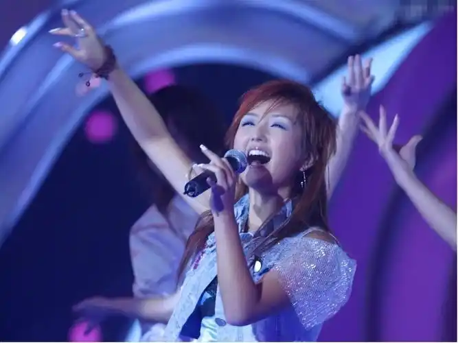 回顾05超女10强现状身患重病人设崩塌低调的她反而成人生赢家