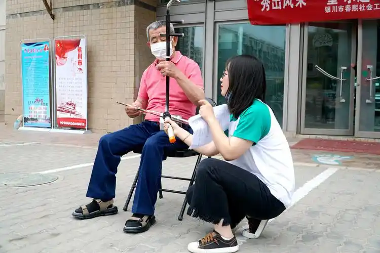 银川:友善家风进社区 邻里老少传美德-宁夏新闻网