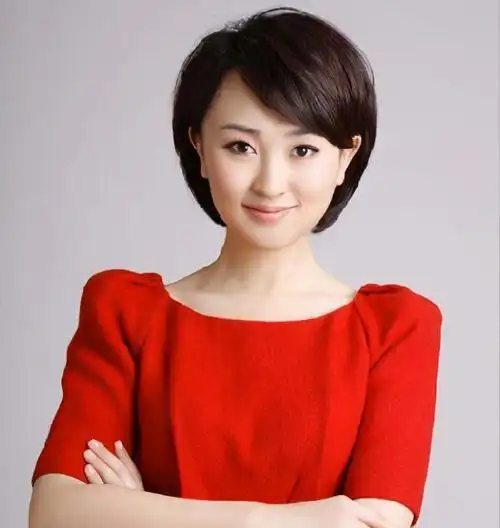 她曾是央视财经频道最年轻主持人,原以为前途无量,却已消失6年