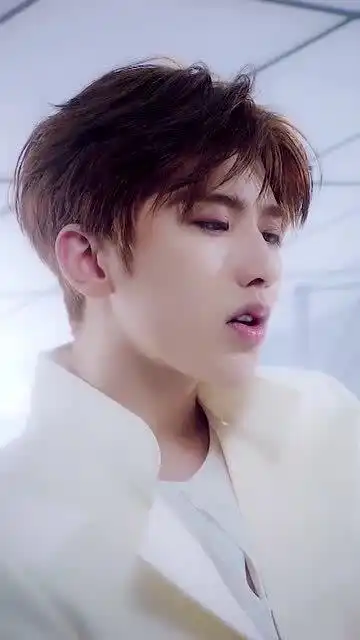 蔡徐坤嘟嘴眼睛杀合集,真的好帅呀