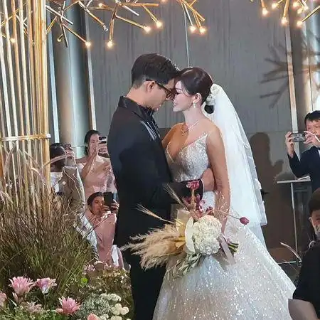 泰国郭富城宣布结婚!分手9年「女神级女友」……速娶新欢当人夫