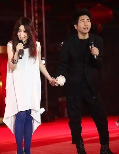 自命不凡的沙宝亮,如今怎么样_朱娜_杂技_母亲