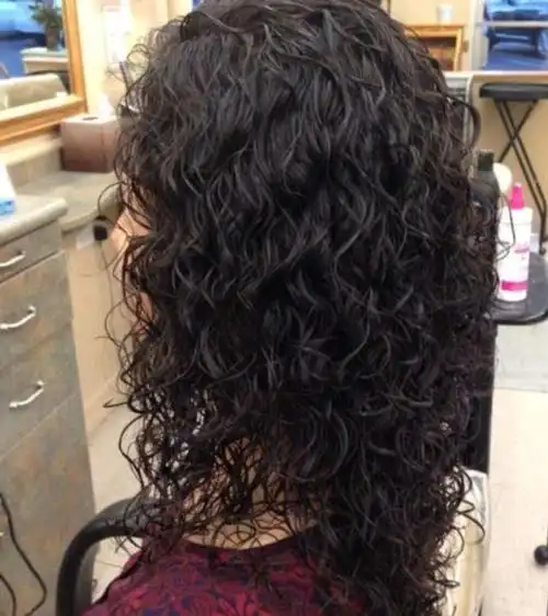 有这三个特点女性非常适合中小卷发的全头烫,他们越烫,就越洋气