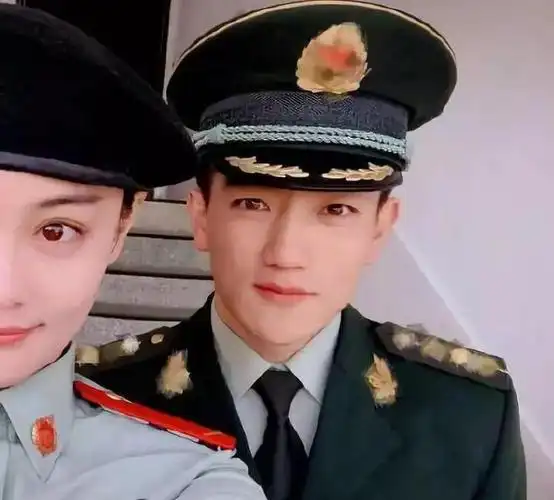 张馨予罕见晒老公生活照现实版的厉致诚出镜方式很特别