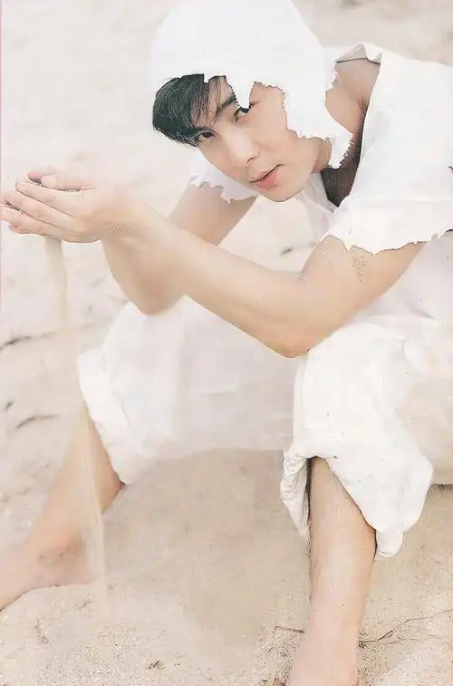 如何客观分析张卫健年轻时的长相