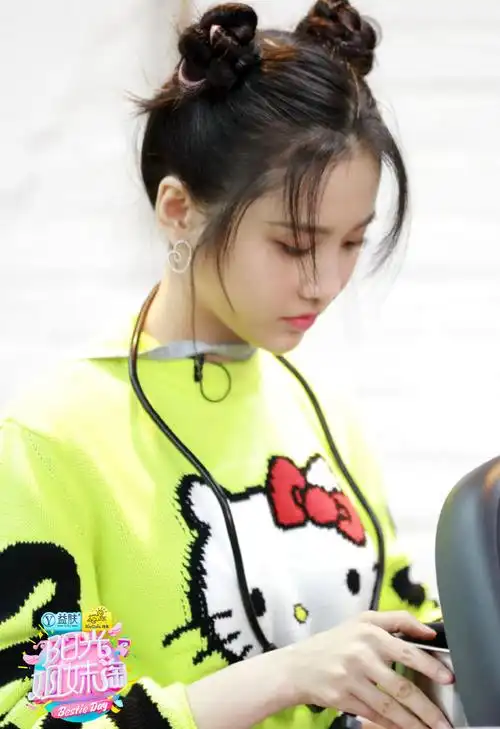 简介:张慧雯哪吒头甜美综艺图片,分享一组张慧雯图片给大家,图中的