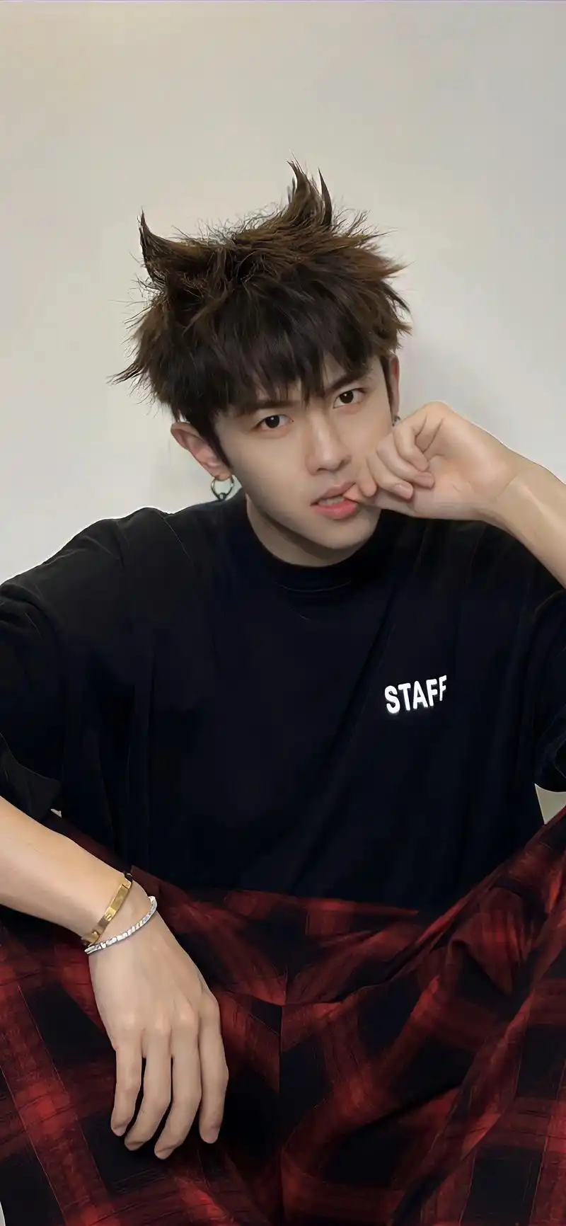 今天是一只听话的小野猫造型.#可狼可奶 #少年感 #这谁顶得 - 抖音