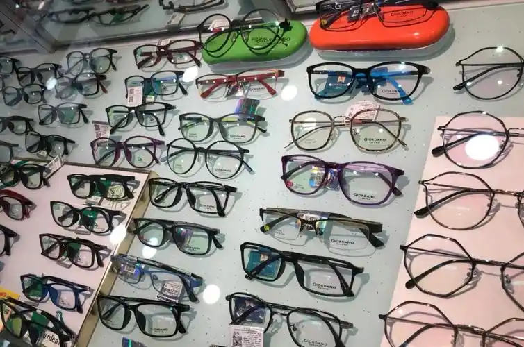 品牌全,专业验配,品质保证……高州大校园眼镜超市应有尽有,你想要的