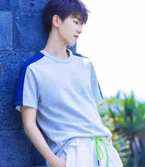 王俊凯:喜欢你,只是因为你是王俊凯-第2张图片-绍兴汽车网