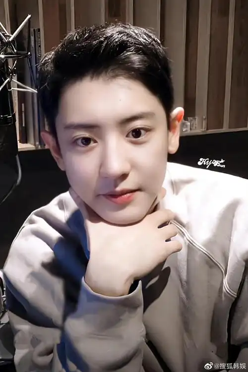 是状态超级好的素颜清爽帅哥!#朴灿烈直播状态#朴灿烈超话exo超话