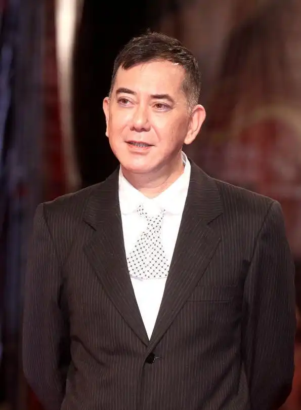 黄秋生,1961年9月2日出生于香港,实力派演员,中英混血儿.