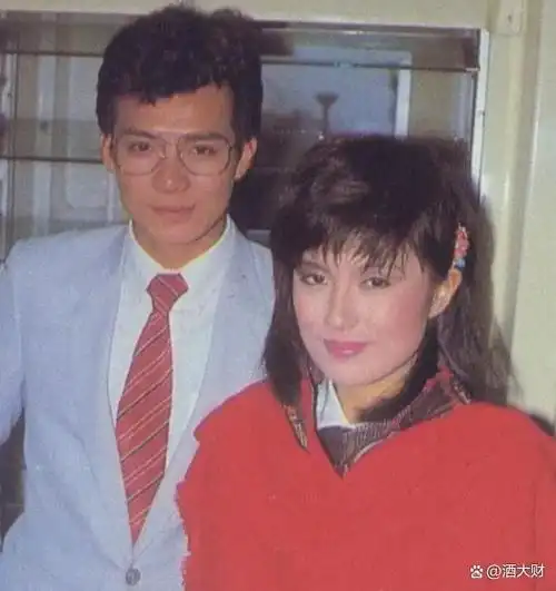 黄日华从少女偶像到全民偶像他是香港娱乐圈的白月光吗