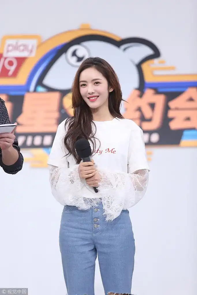 蔡文静为《柒个我》挑战短发 现场自弹自唱实力圈粉