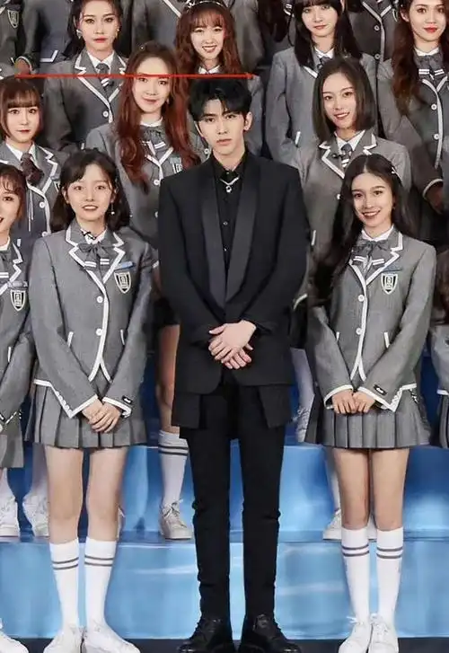 蔡徐坤有多高,网友脑洞图给你最直观感受|蔡徐坤|身高|训练_新浪新闻