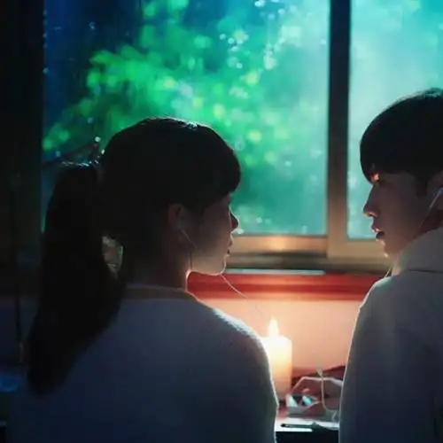 周斯越丁羡  #暗格里的秘密  #情侣头像  #海边听jay