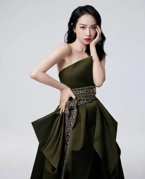 时尚芭莎派对女明星礼服造型大赏,杨颖精修图被粉丝嫌弃_杨颖成_气质