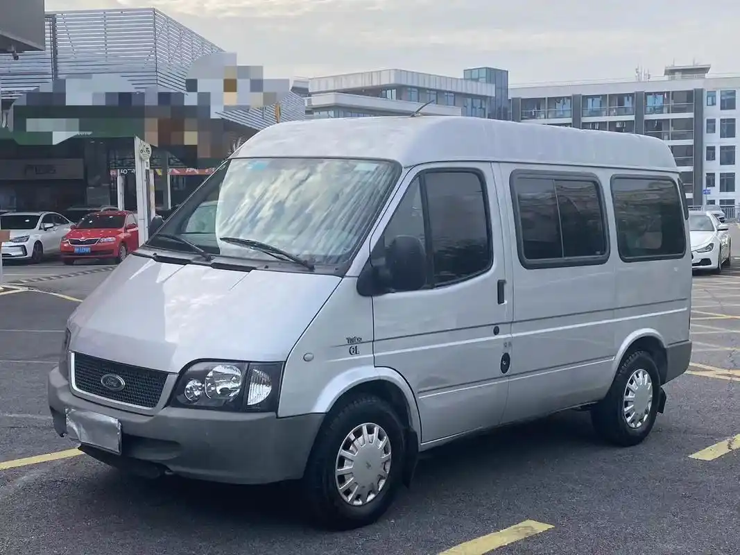 4万多柴油大面包车,拉货相当不错!