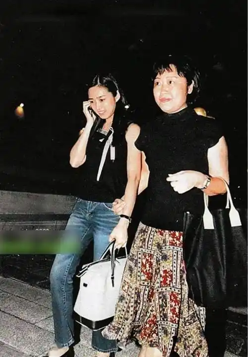 刘德华妻子年轻选美照曝光鹅蛋脸清纯可爱高颜值撞脸木村光希