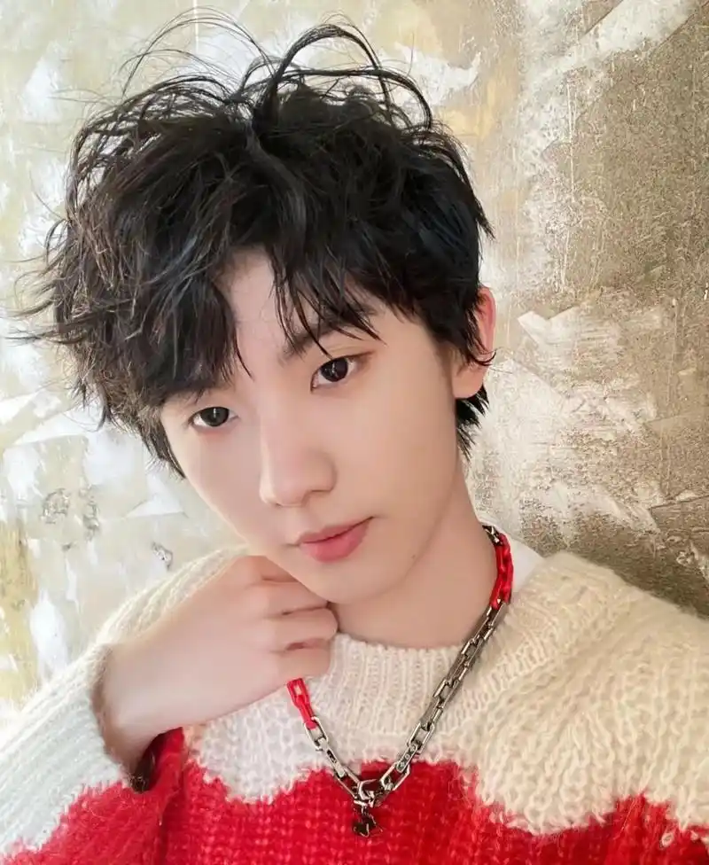 马嘉祺 是歪头拍照的嘉祺啊! - 抖音