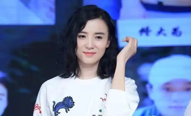 她曾被4个男人追求和5婚导演同居5年狠人宋佳有多疯狂