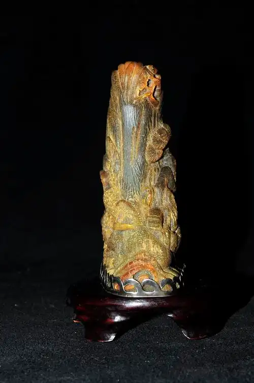 明代 苏门答腊犀角 雕秋山居士图摆件