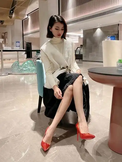 我为什么喜欢穿红色高跟鞋?原因其实很简单