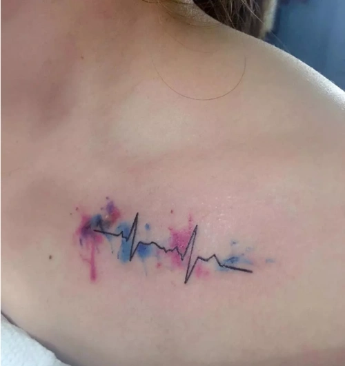郑州纹身小编分享心电图心不死爱不止