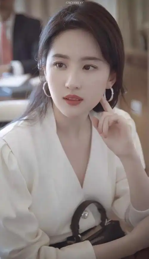 刘亦菲美刘亦菲为何叫刘八条瘦马刘亦菲为什么是美国人刘亦菲汶川地震