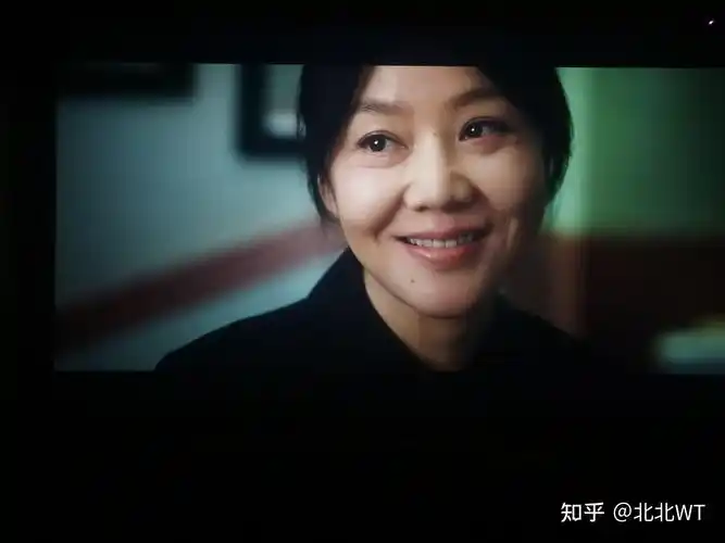 如何评价闫妮,谭松韵主演的电影《再见,李可乐》? - 知乎